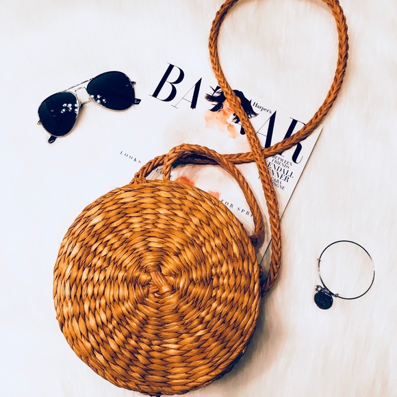 🆕Round Woven Straw Crossbody Bag - Picture 1 of 4